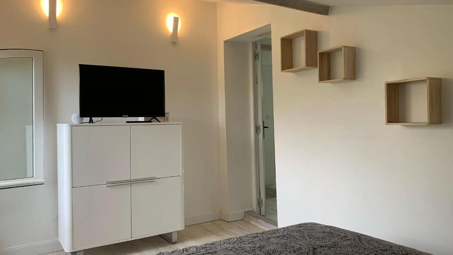 Holiday home Havre De Paix Avec Jacuzzi Et Jardin A Pied Du Centre-Ville
