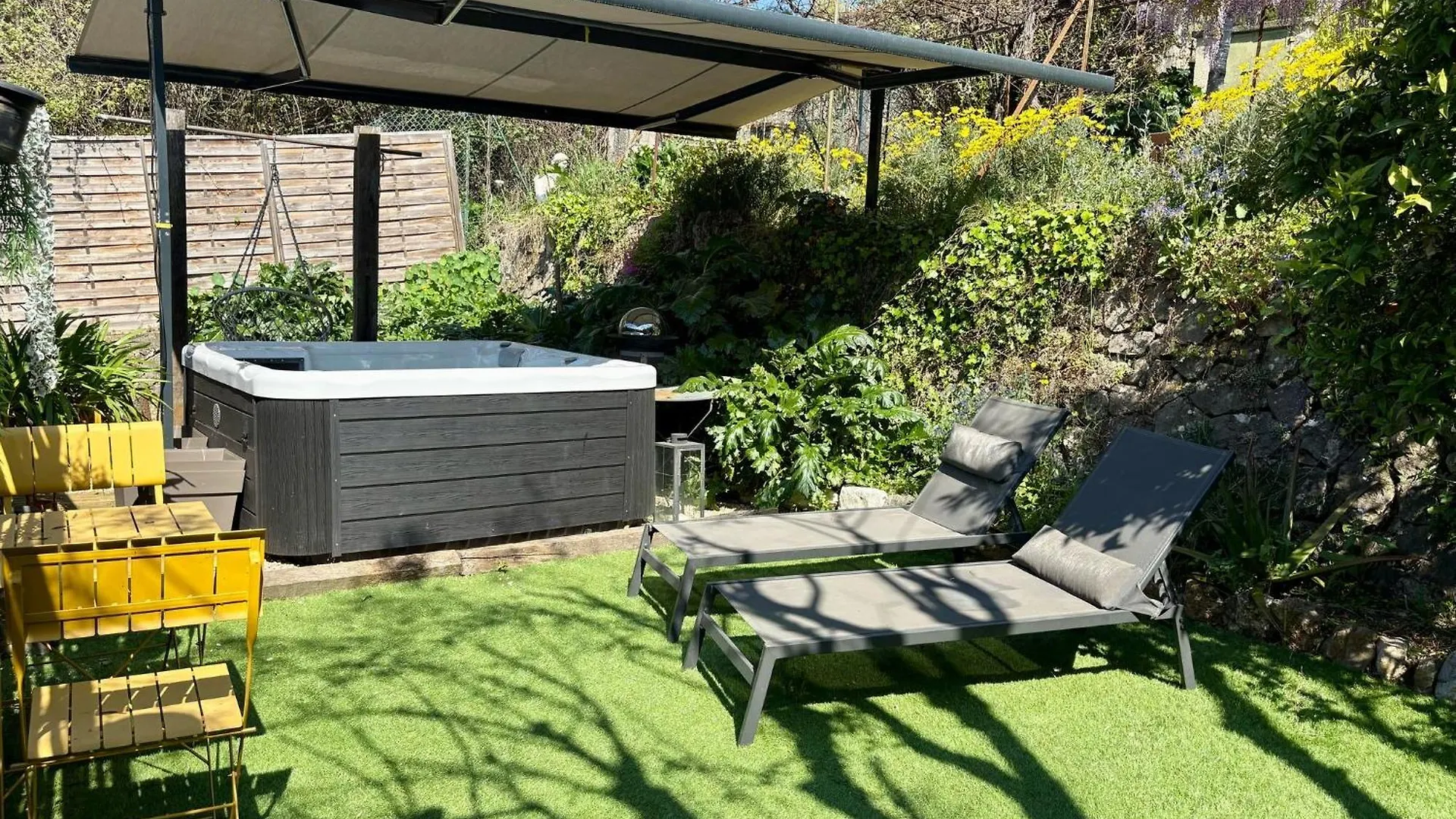 Havre De Paix Avec Jacuzzi Et Jardin A Pied Du Centre-Ville 0*, Vence Francia